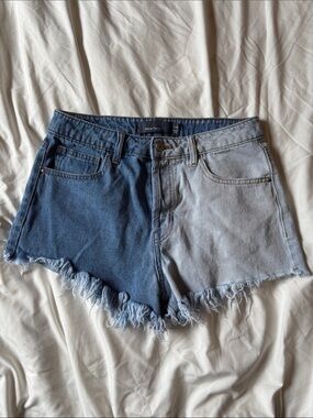 Two-Tone Frayed Hem Denim Shorts - Blue/Light Blue